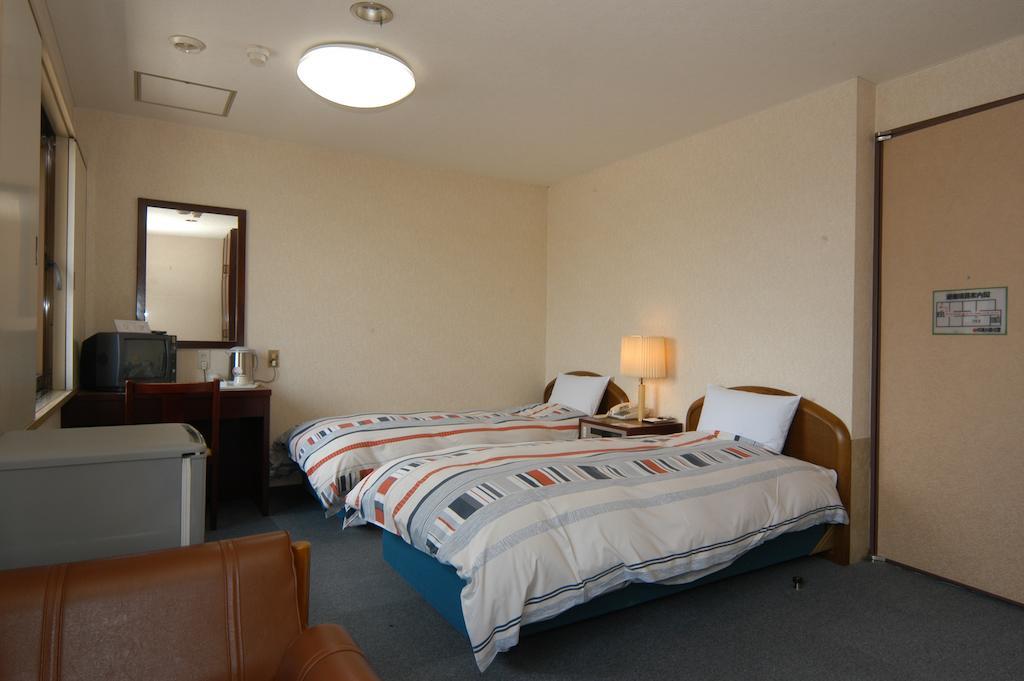 Business Hotel Tateyama Toyama Exterior foto